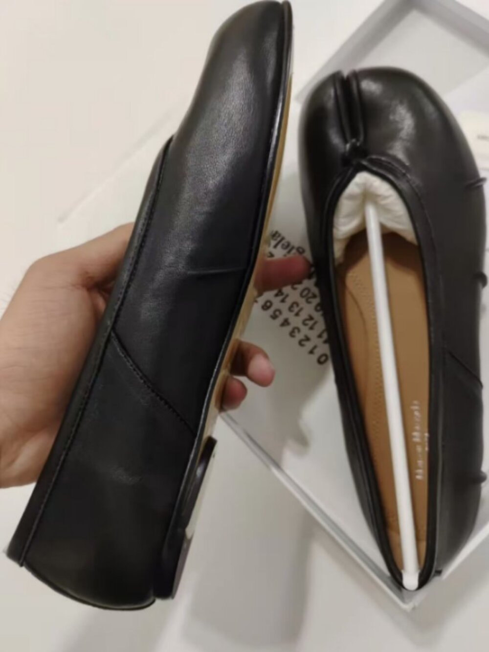 Maison Margiela Black Leather Tabi Split-Toe Ballet Flats - Picture 7 of 8
